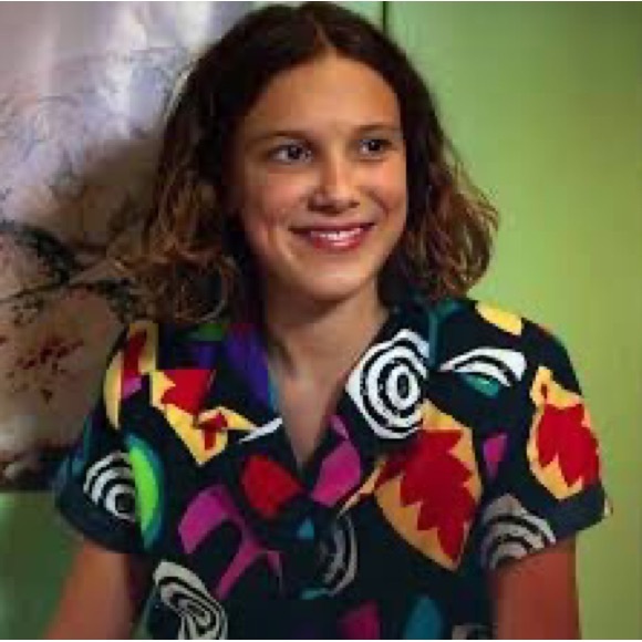 Stranger Things bold abstract design cropped short sleeve button down shirt - Picture 2 of 6